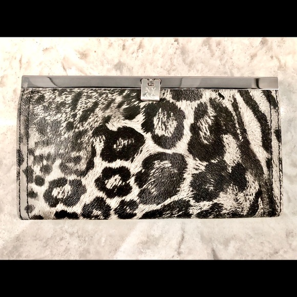 New York & Company Large Wallet/Clutch - Picture 1 of 5